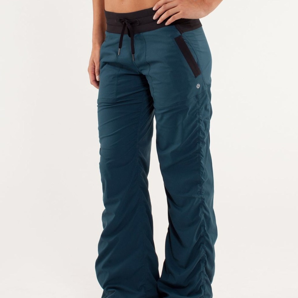 Lululemon Athletica Dance Studio Pant  size 8 EUC